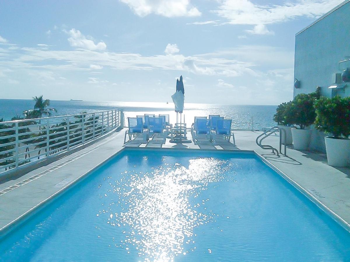 Ocean Drive Studio Beach Front ไมอามีบีช ภายนอก รูปภาพ