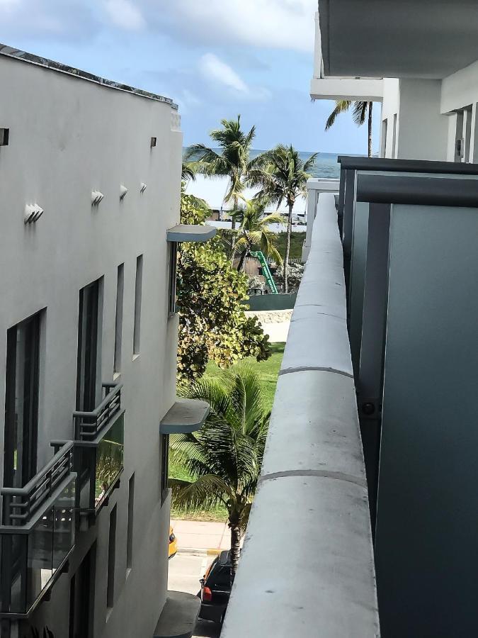 Ocean Drive Studio Beach Front ไมอามีบีช ภายนอก รูปภาพ