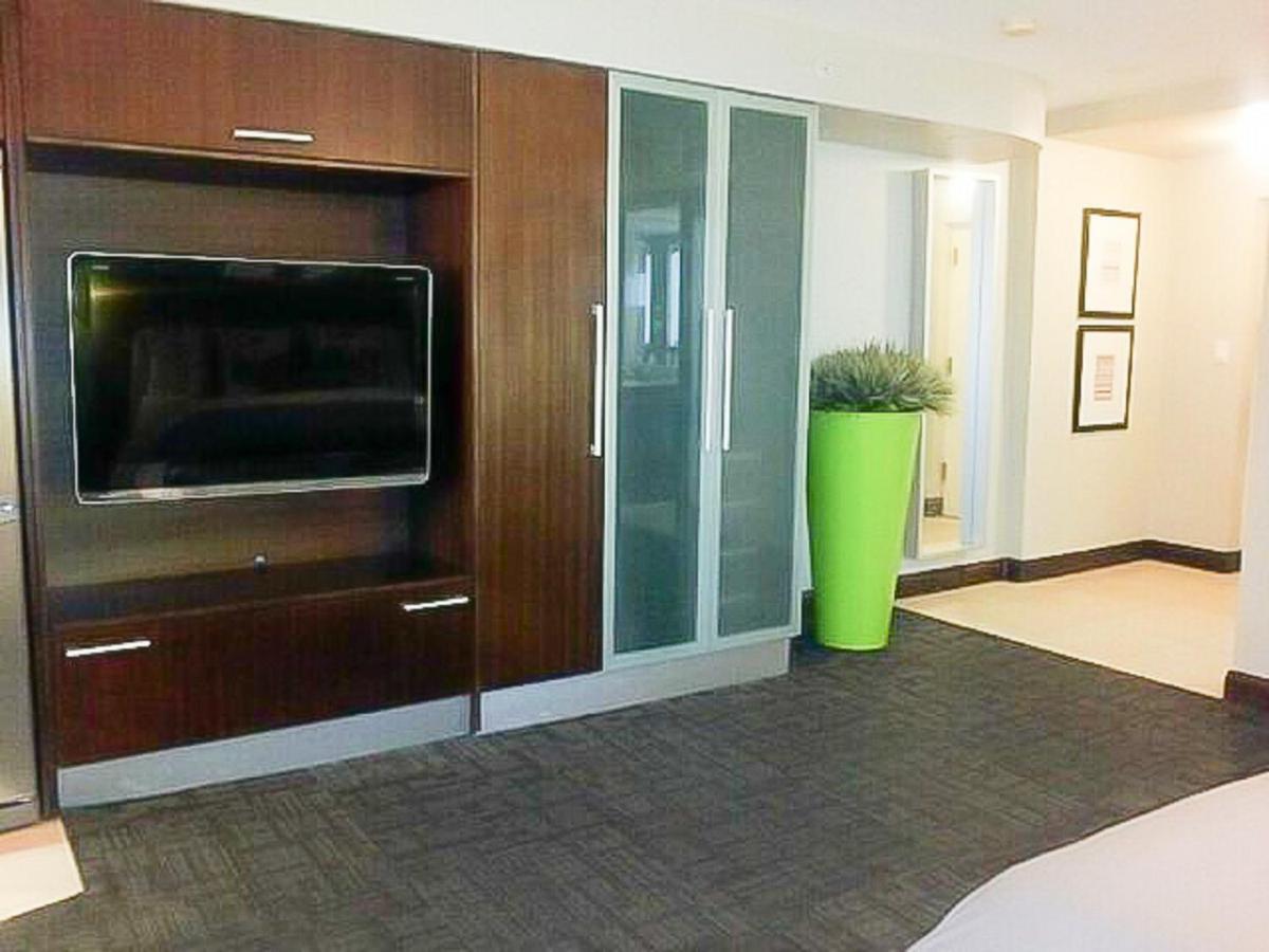 Ocean Drive Studio Beach Front ไมอามีบีช ภายนอก รูปภาพ